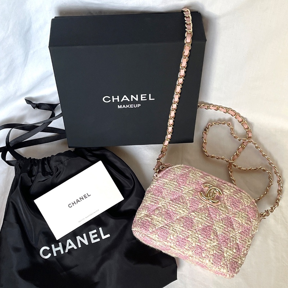 NEW CC Pink Tweed Crossbody Bag - Picture 2 of 11